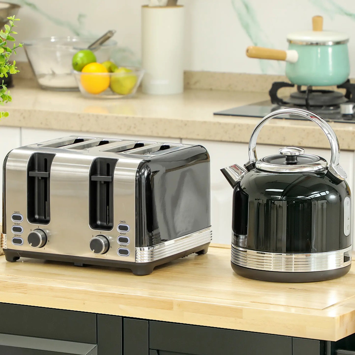HOMCOM Polished Metal Stainless Steel Kettle 1.7L and Toaster Set - Black