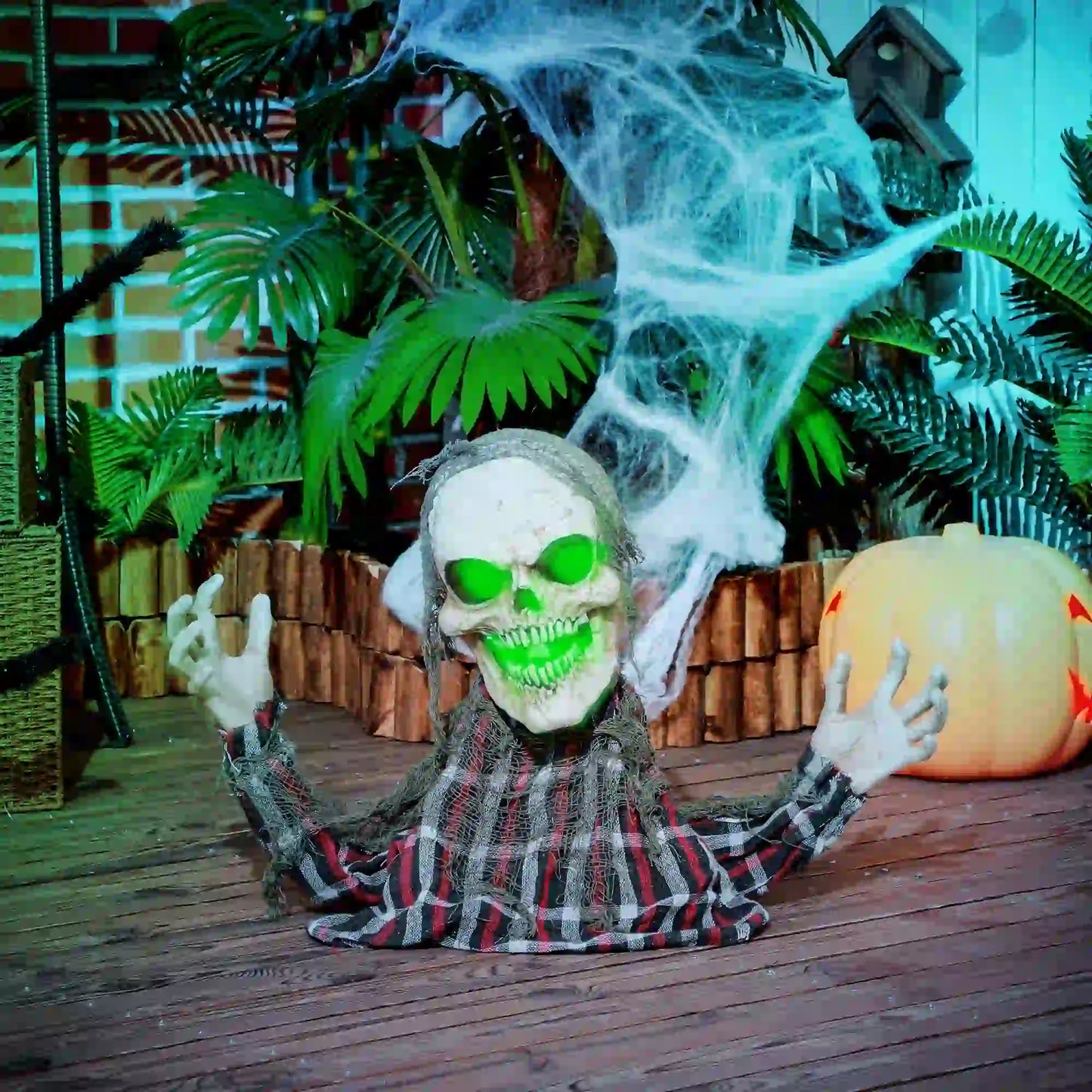 HOMCOM 70cm Groundbreaker Skeleton Halloween Animatronic, with Glowing Eyes