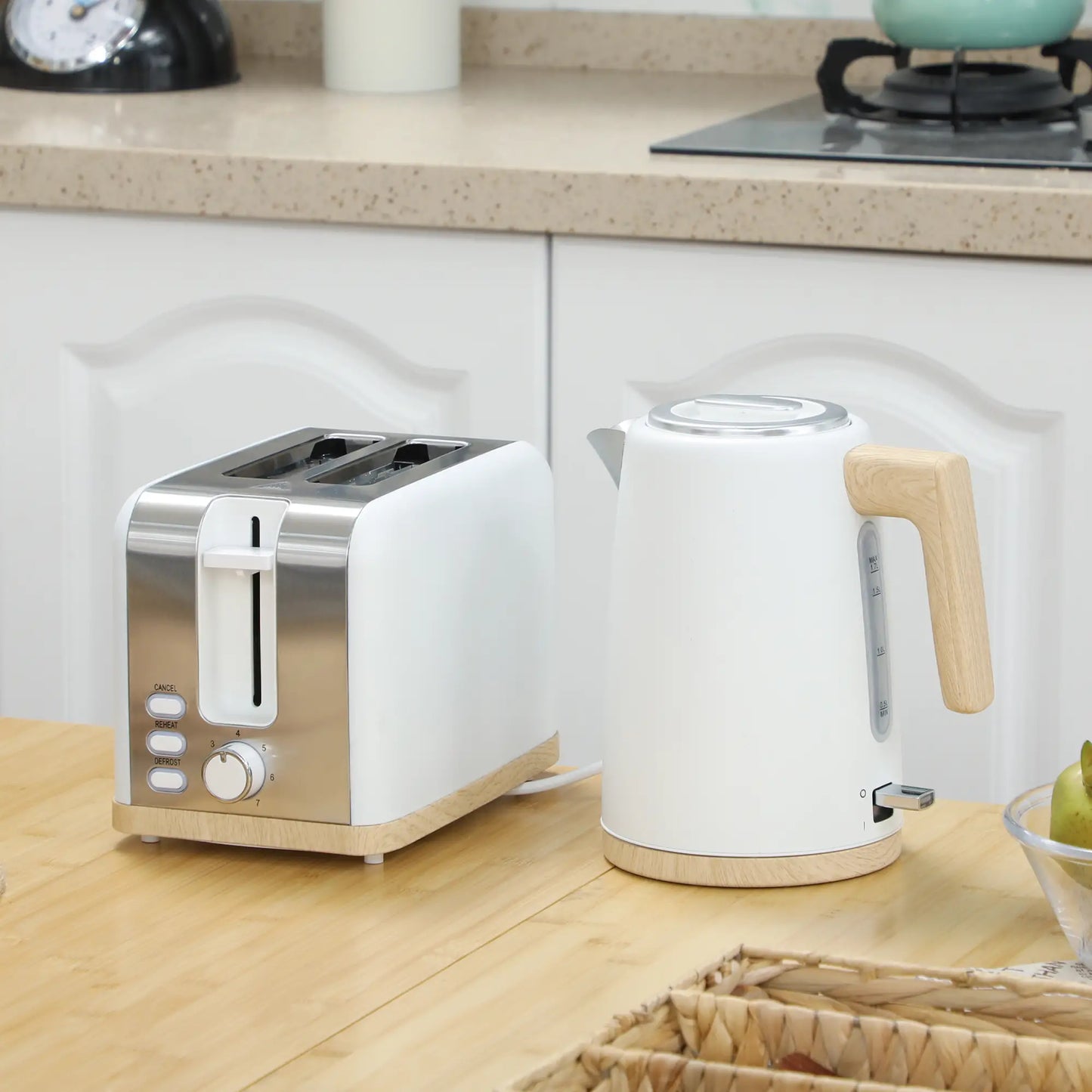 HOMCOM Stainless Steel Kettle and Toaster Set, 1.7L 3000W Fast Boil Kettle & 2 Slice Toaster Kitchen Set, White