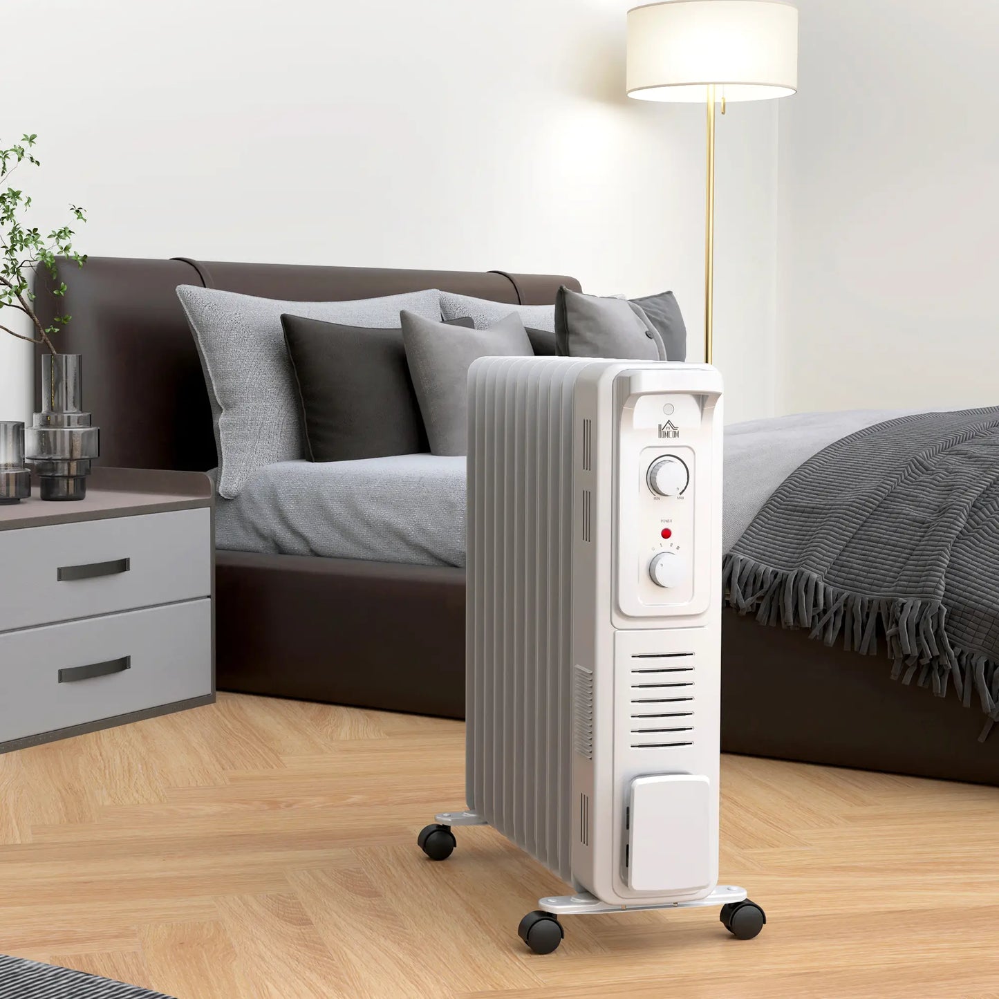 HOMCOM 2.5kW 11 Fin Oil-Filled Radiator, Portable Tower Heater, Auto Shut-Off - White