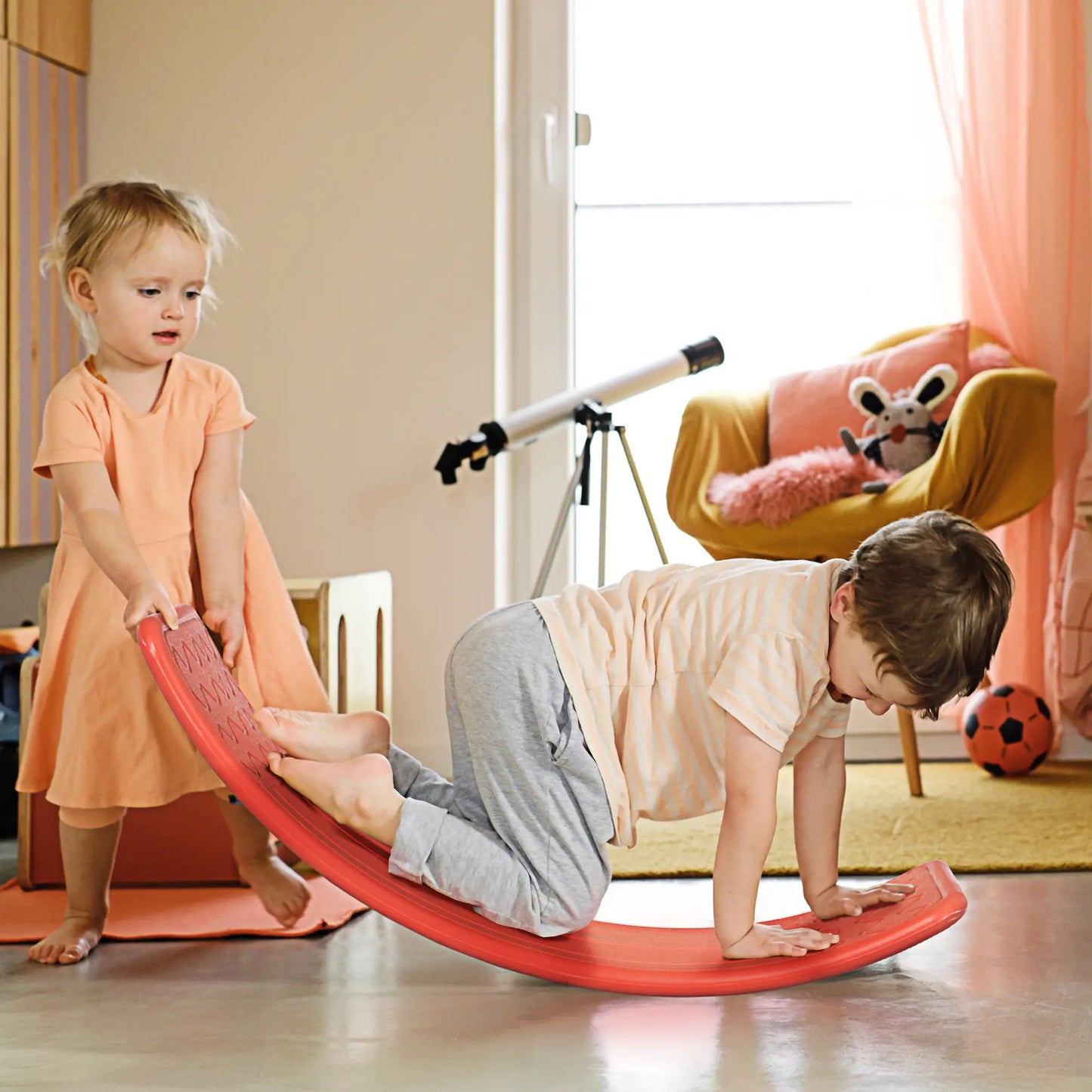 ZONEKIZ Balance Board Kids Wobble Board, Stepping Stone, Montessori Toy for Children, Nursery Toy, for Ages 3-6 Years - Red