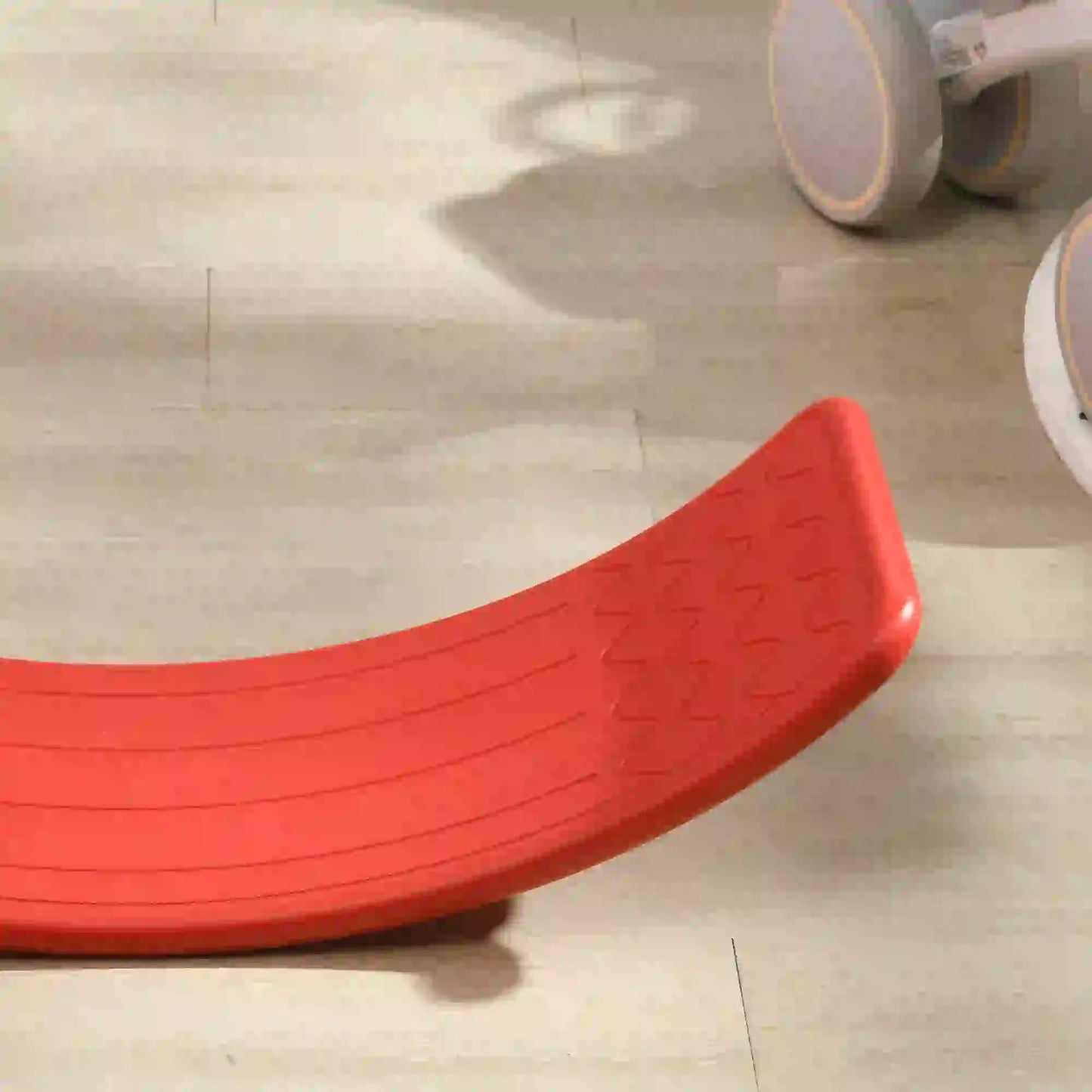 ZONEKIZ Balance Board Kids Wobble Board, Stepping Stone, Montessori Toy for Children, Nursery Toy, for Ages 3-6 Years - Red