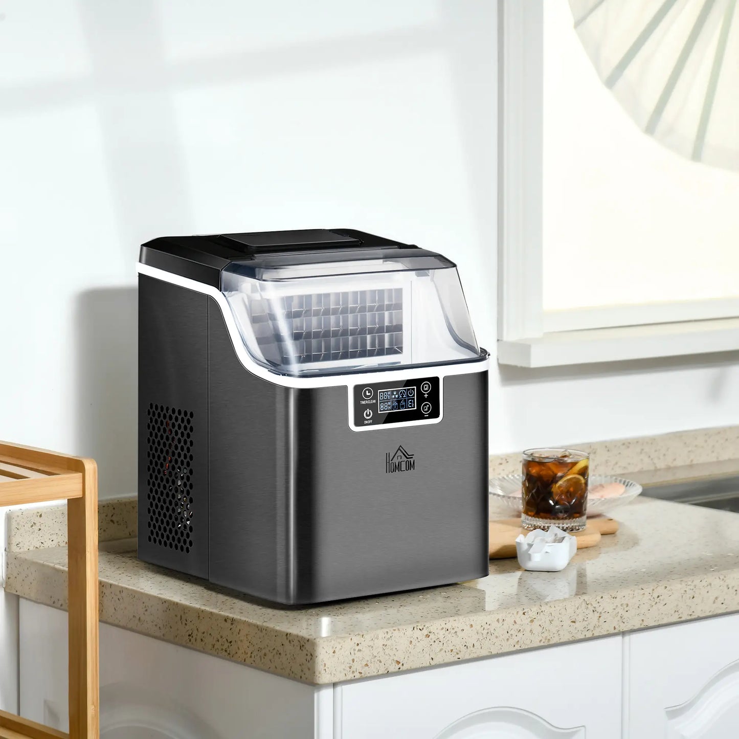 HOMCOM 3.2L Compact Ice Machine with LCD Screen and Accessories - Black