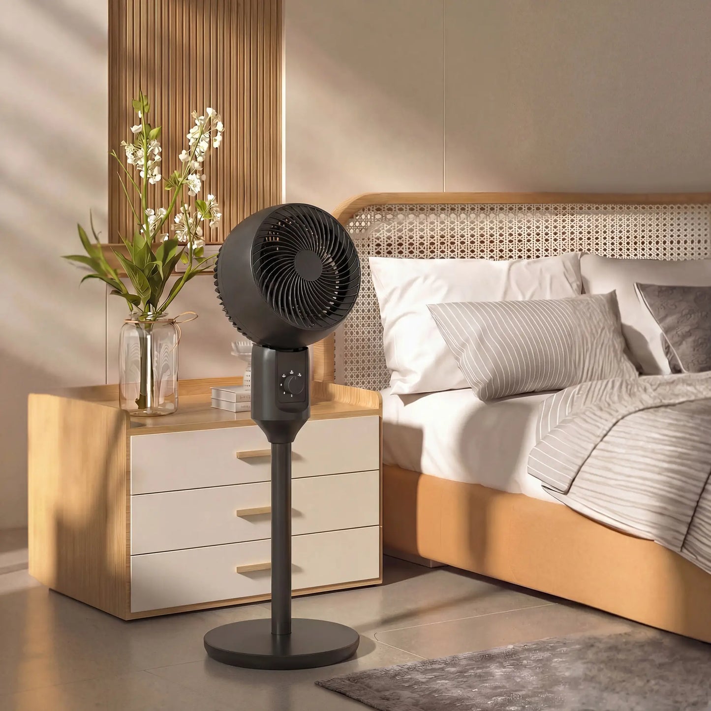 HOMCOM Air Circulator Fan Pedestal Cooling Fan with 3 Speed & Carry Handle, Black