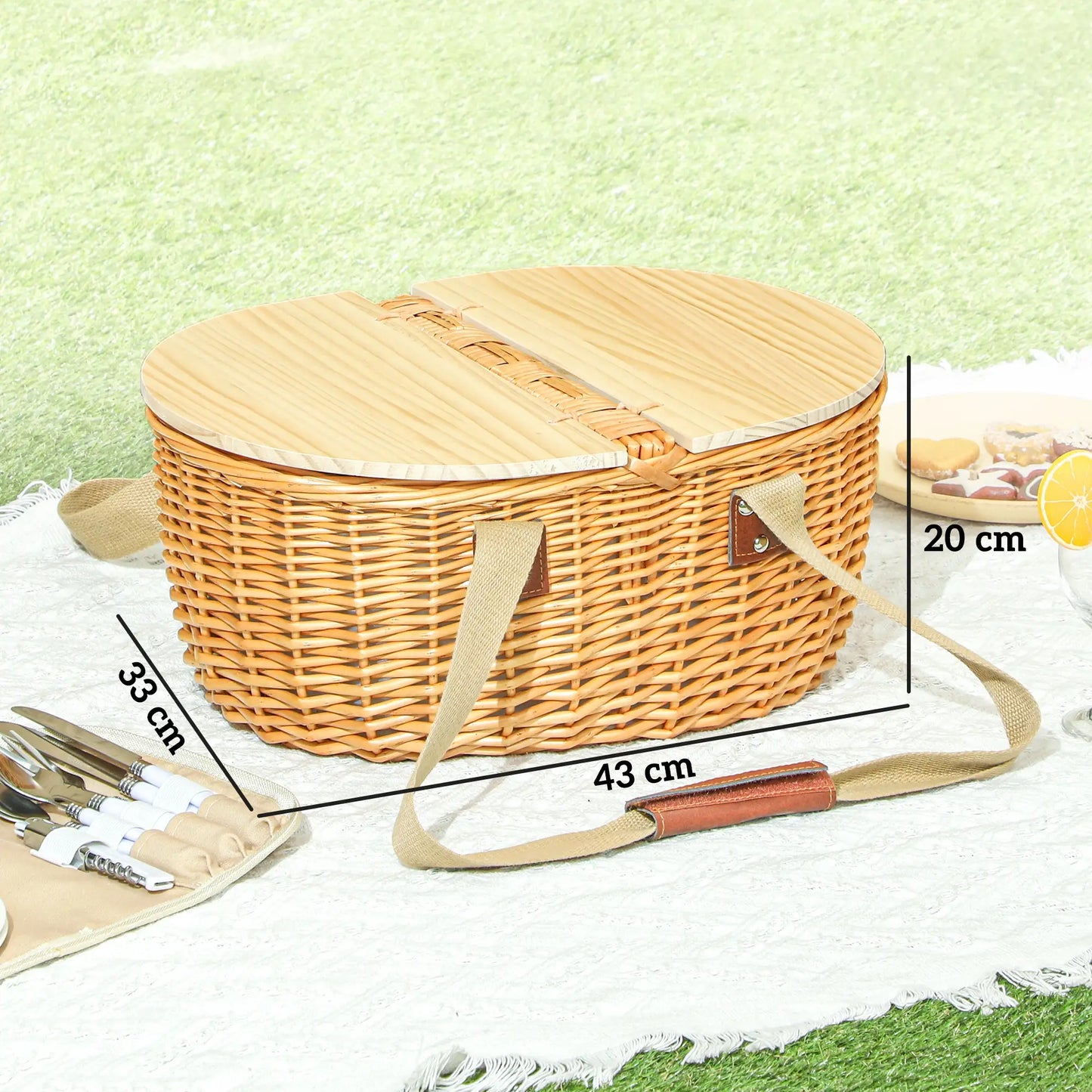 Outsunny Wicker Picnic Basket for 2 with Pine Wood Lid, Picnic Hamper with Cooler Compartment, Carry Handle for Camping, Outdoor, Light Brown